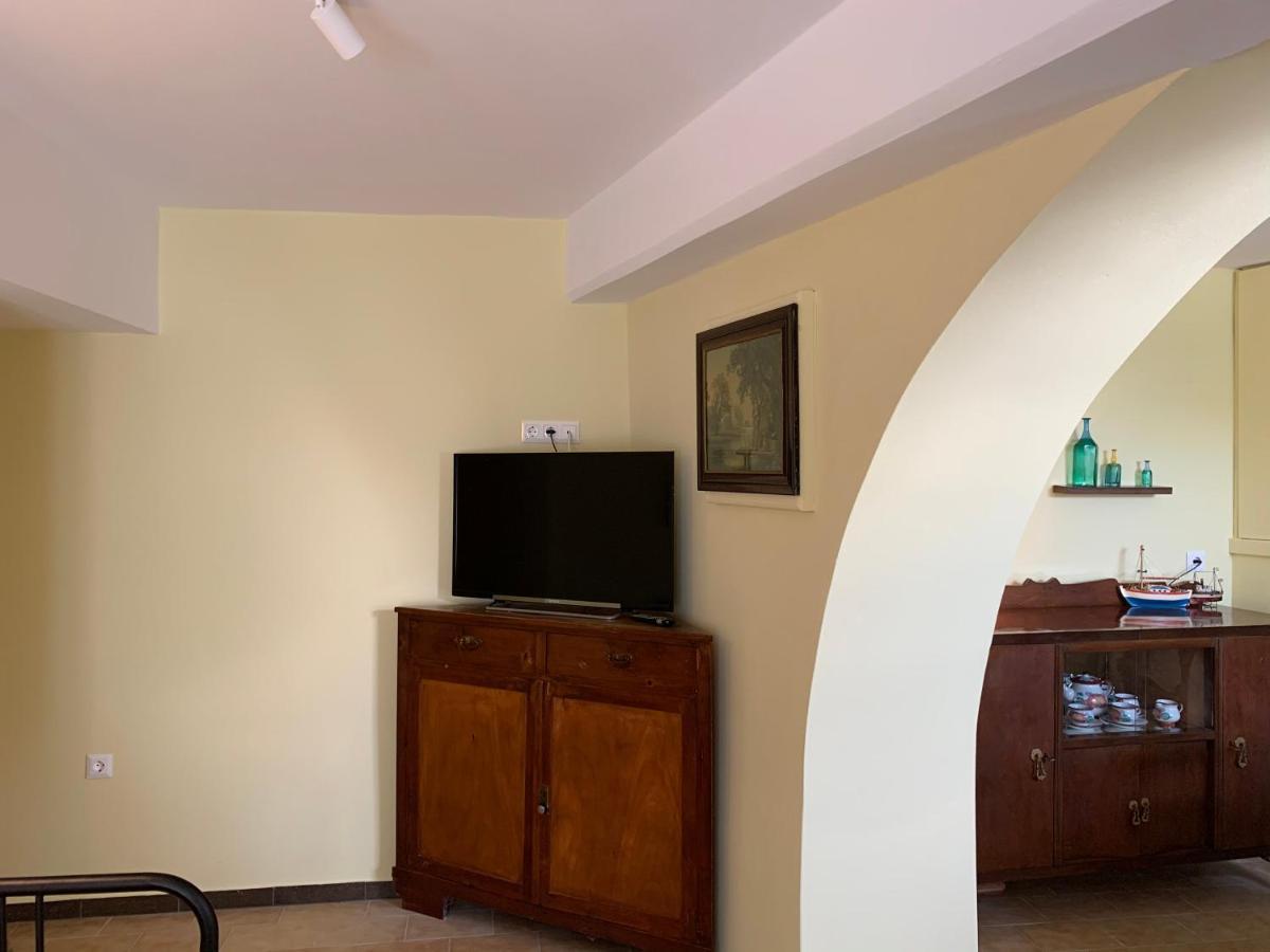 Captain'S House Plaka Milos Villa Exterior photo